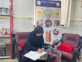 فرع البياع : تسليم المساعدة المالية للارملة (منى م) من المتبرعين الكرام 