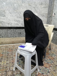 فرع النجف: تسليم الكفالة الشهرية المقدمة من (السيدتين/ ولاء مجيد ووالدتها)