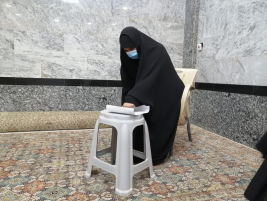 فرع النجف: تسليم الكفالة الشهرية المقدمة من (السيدة/ عالية جواد)