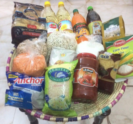 فرع كربلاء المقدسه : يقوم بتوزيع السلال الغذائية الرمضانية على الاسر المتعففة 