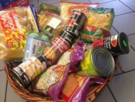 فرع كربلاء المقدسة / تسليم السلال الغذائية الرمضانية على الاسر المتعففة 