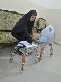 فرع النجف :-  تسليم الاعانه لاسره السيدة / دعاء . خ . ن من قبل تبرعات المحسنين