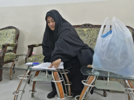 فرع النجف :- تسليم التبرع المقدم من السيده / زينب عبد الزهره 