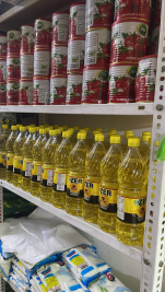 فرع البياع: كادر الفرع يقوم بتأمين احتياجات الأسر المتعففة وذوي الأيتام المسجلين لدى الفرع