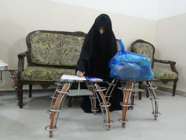 فرع النجف: تسليم الكفالة الشهرية المقدمة من (السيد/ نبيل البزاز)