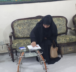 فرع النجف : تسليم الكفالة الشهرية المقدمة من السيدة/ عالية جواد