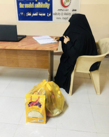 فرع مدينة الصدر : تسليم كفالة الايتام المقدمة  الى اسرة الارملة ( رسل ، س )