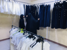 فرع مدينة الصدر : تسليم التبرع المقدم الى اسرة الارملة ( حمدية ، ر )